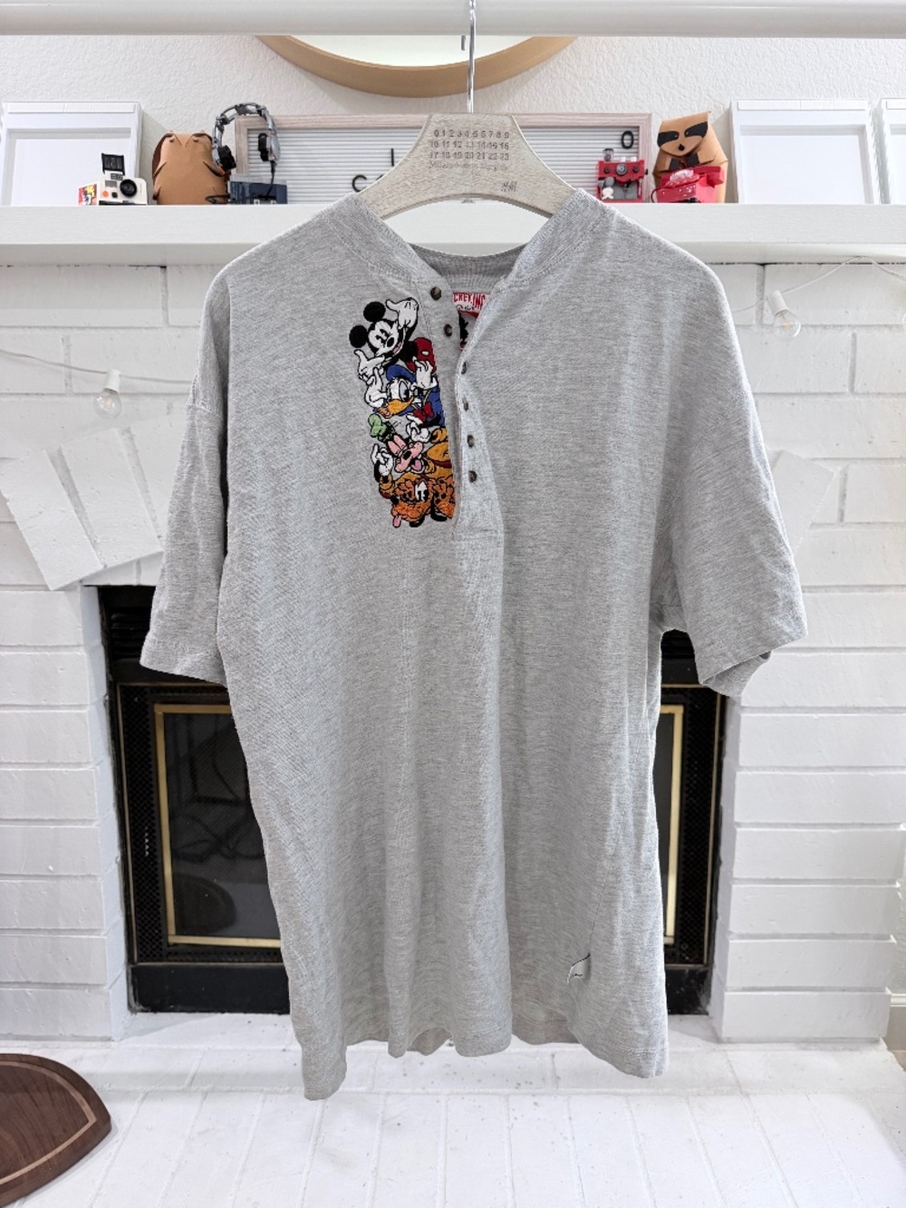 Vintage Mickey Inc. Walt Disney World Mickey and Friends Short Sleeve Henley